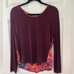 White House Black Market snap back short